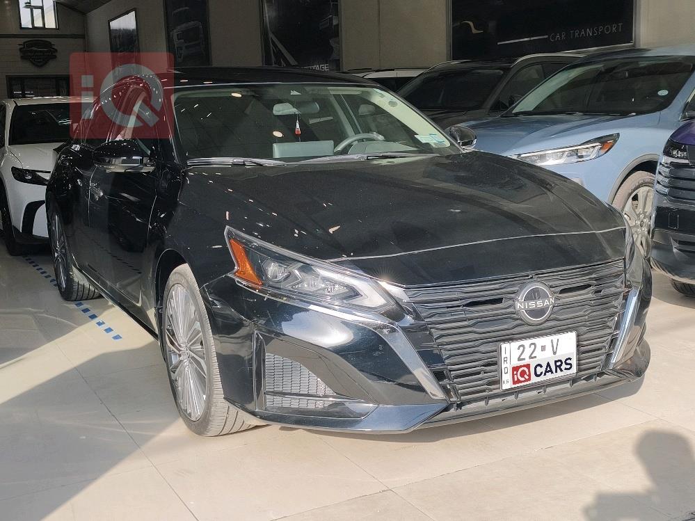 نيسان ألتيما